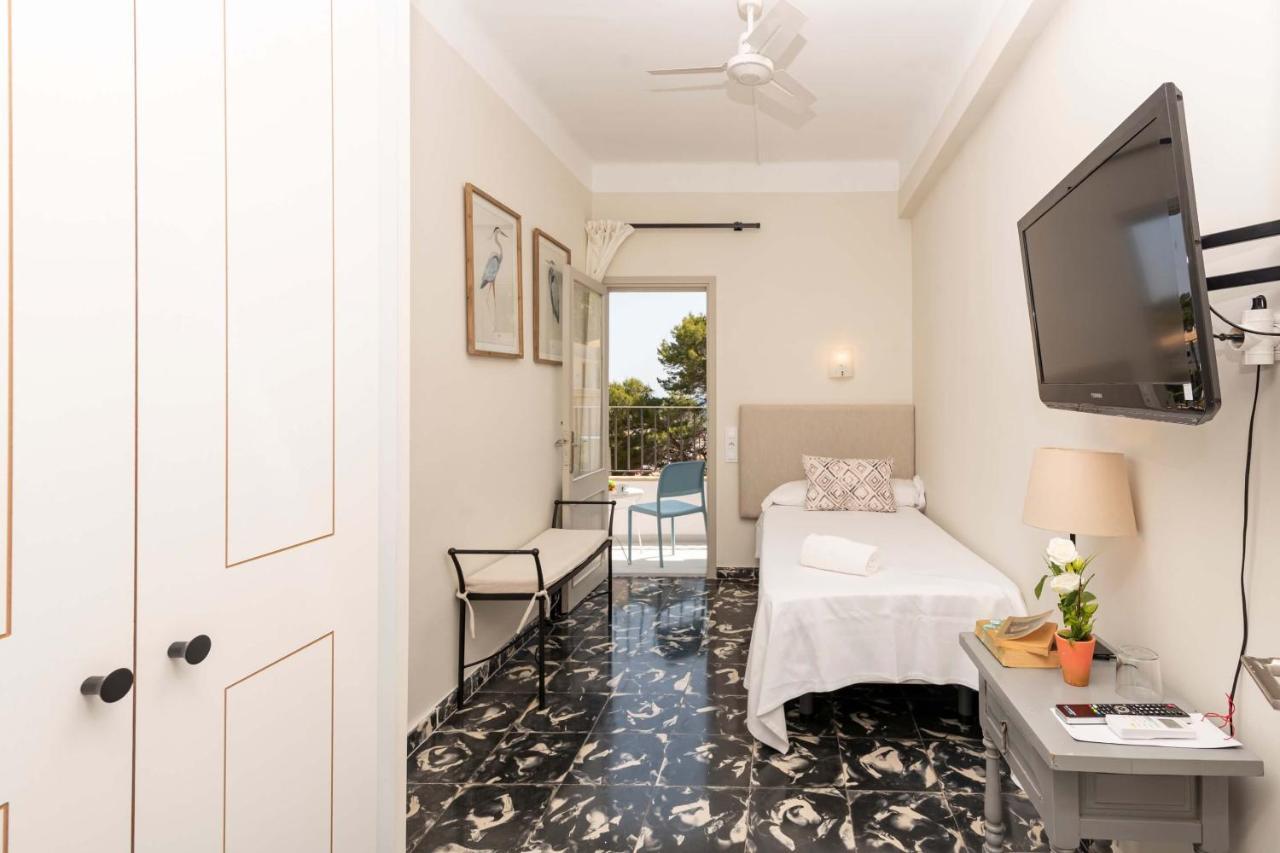 Boutique Hotel Oriola Cala San Vicente  Bagian luar foto